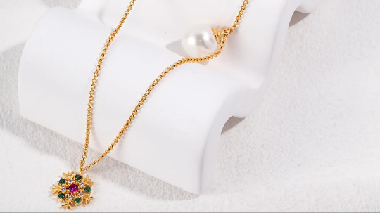 Saltwater vs. Freshwater Pearls: Which Pearl Type is Better