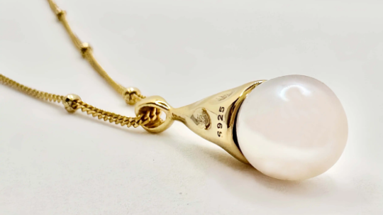pearl necklace