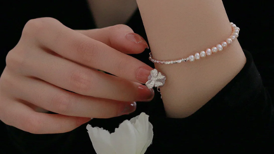 pearl bracelet