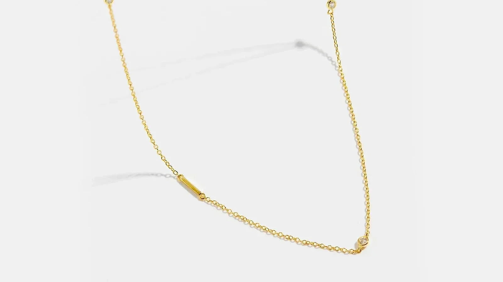 That Does a Letter i Necklace Symbolize? A Thoughtful Gift Full of Meaning