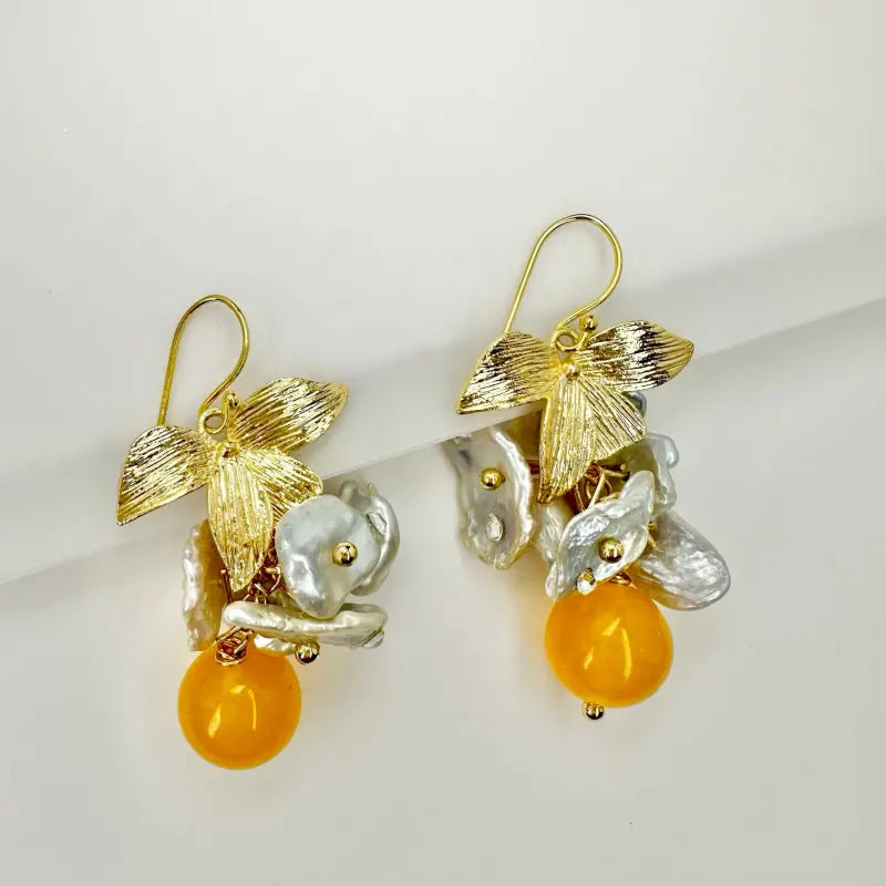 Baroque Pearl earrings with gold petals - Angel Barocco