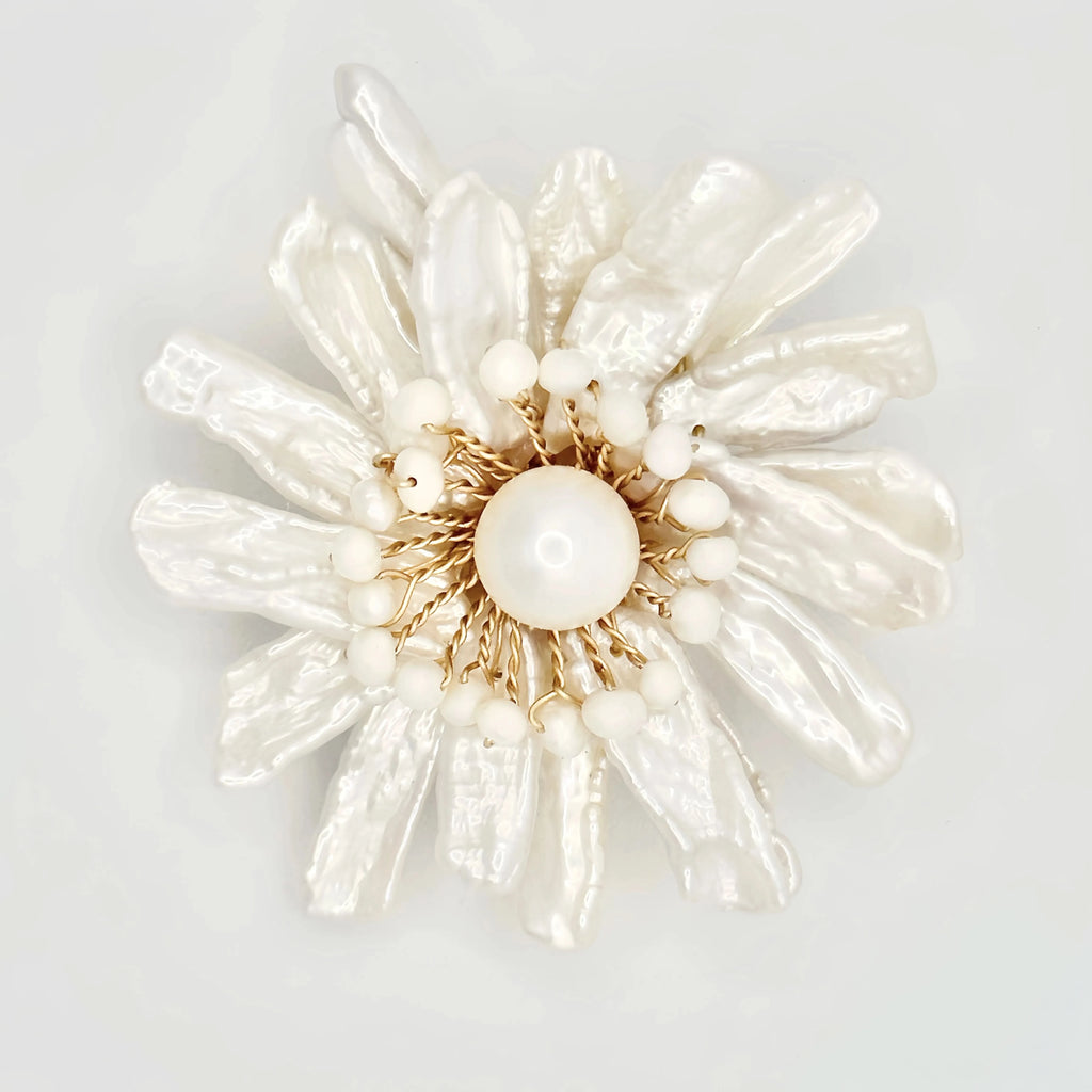 Baroque Pearls Daisy Brooch