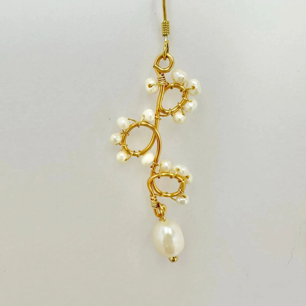 Baroque pearl looped circle gold vermeil earrings - Angel Barocco