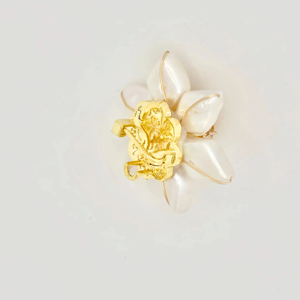 Baroque pearls leaves brooch