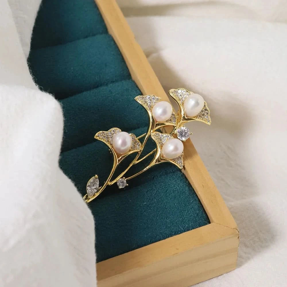 Cedar_Leaf_Zircon_and_Freshwater_Pearl_Brooch_3