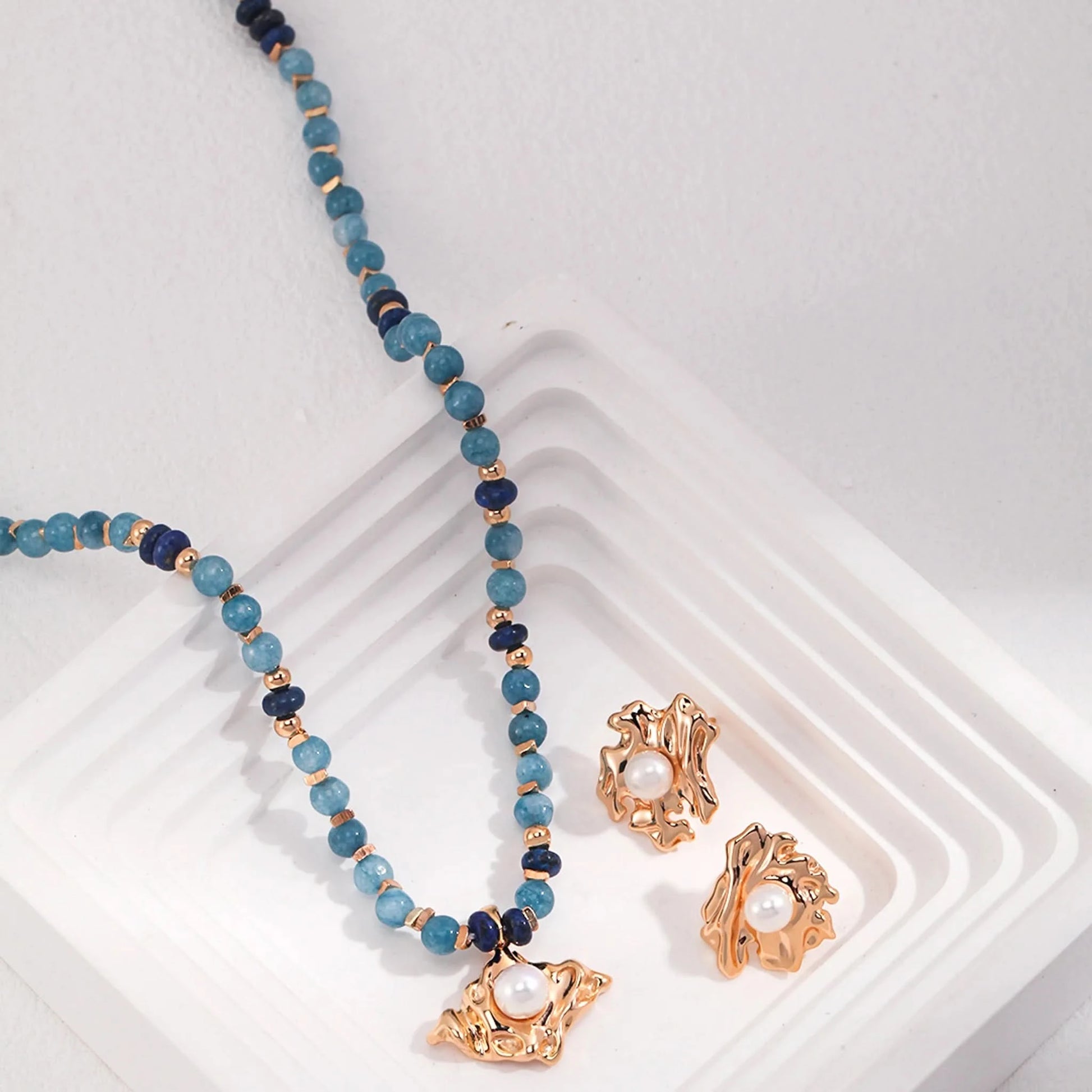 Lapis lazuli gold pearl pendant necklace