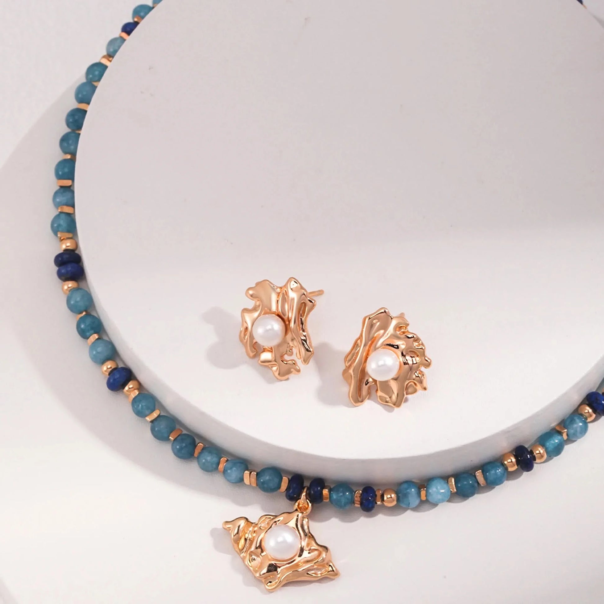 gold pearl pendant necklace