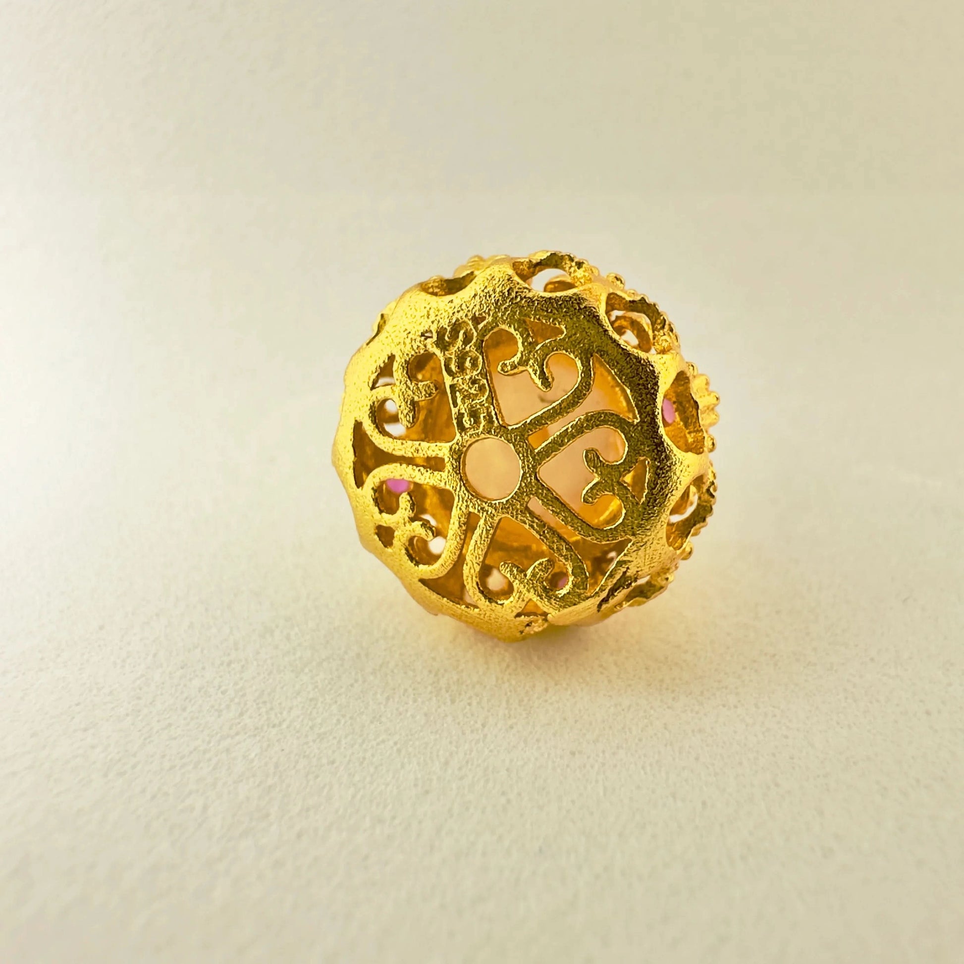 Engraved Pearl Pendant Necklace with Red Diamond