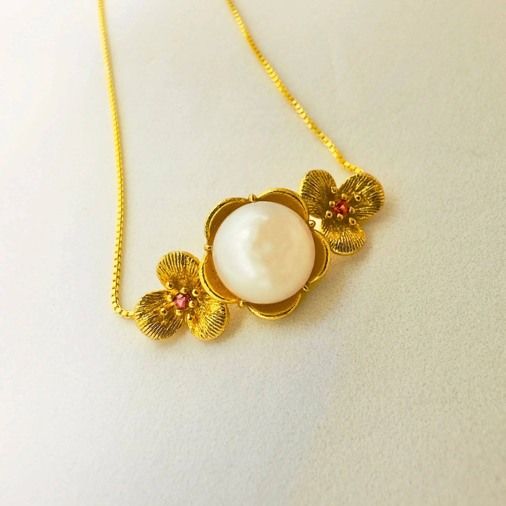 Floral Pearl Pendant Necklace
