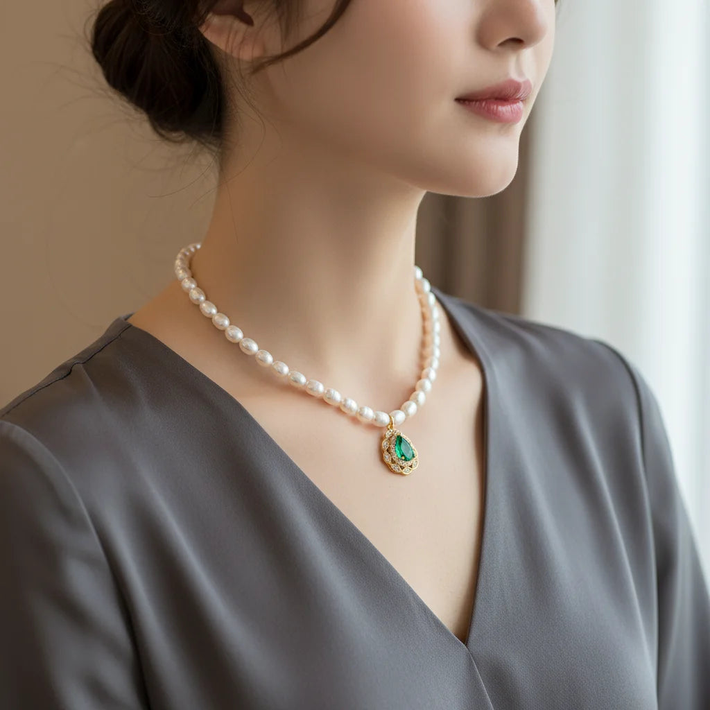 Freshwater Pearl Necklace with Teardrop Gemstone