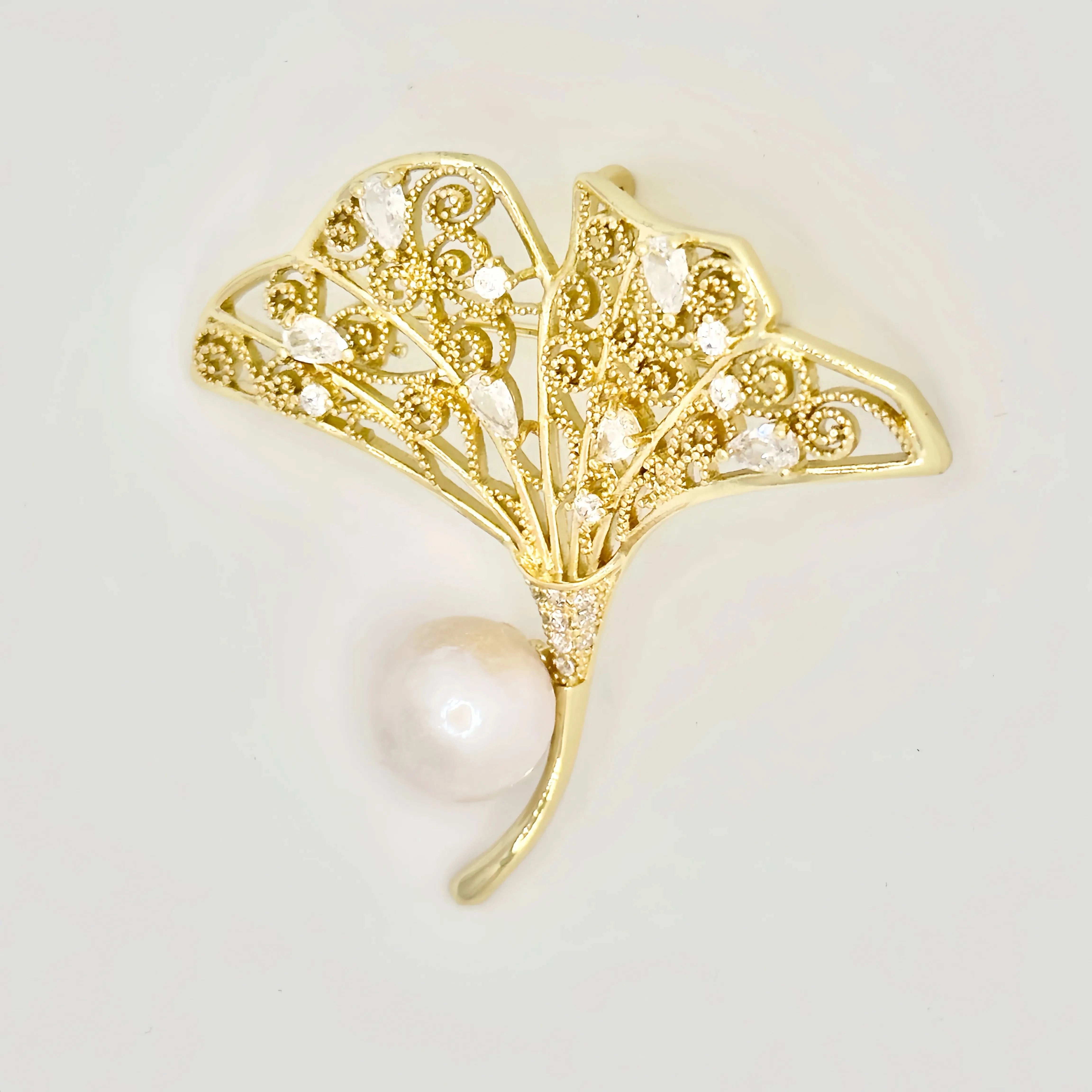 Vintage Gold Brooch Pin Ornate Leaves Large Center Pearl Costume Jewelry 