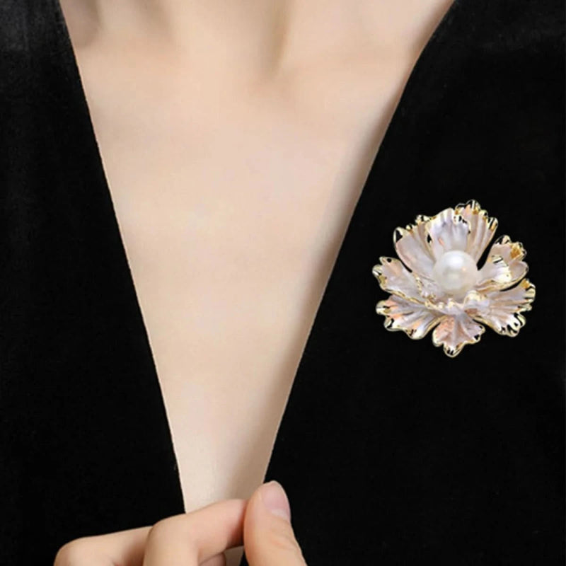 Gold_Peony_Pearl_Brooch_2
