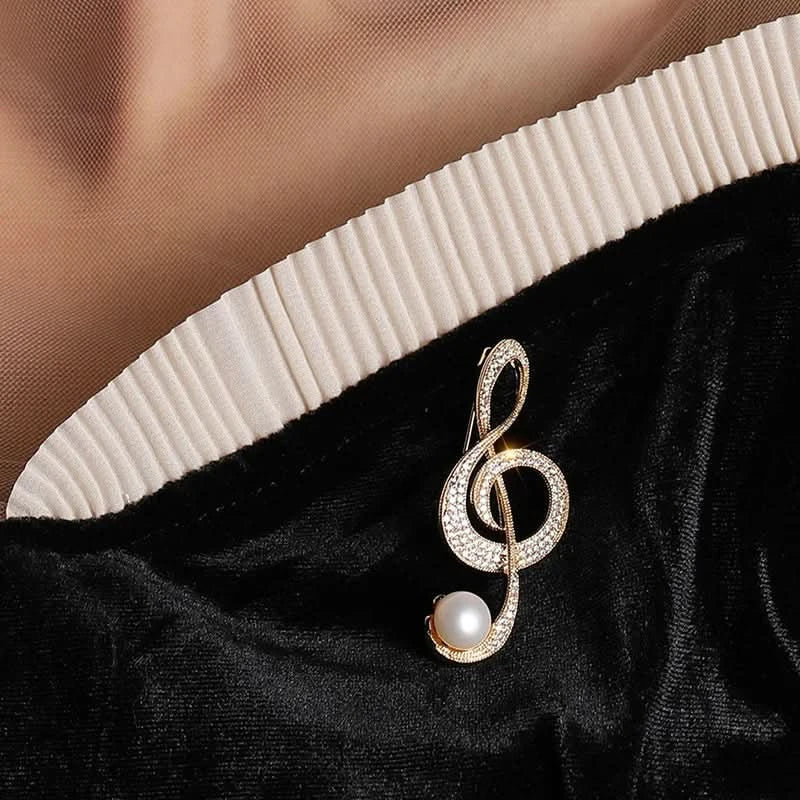 Golden Treble Clef Pearl Brooch