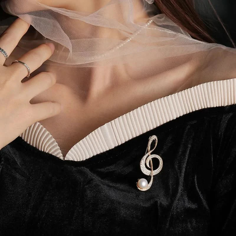 Golden Treble Clef Pearl Brooch