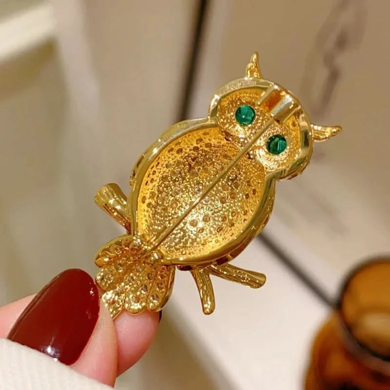🦉 Green-eyed Owl Brooch | Gold Crystal Owl Pin for Coats, Blazers