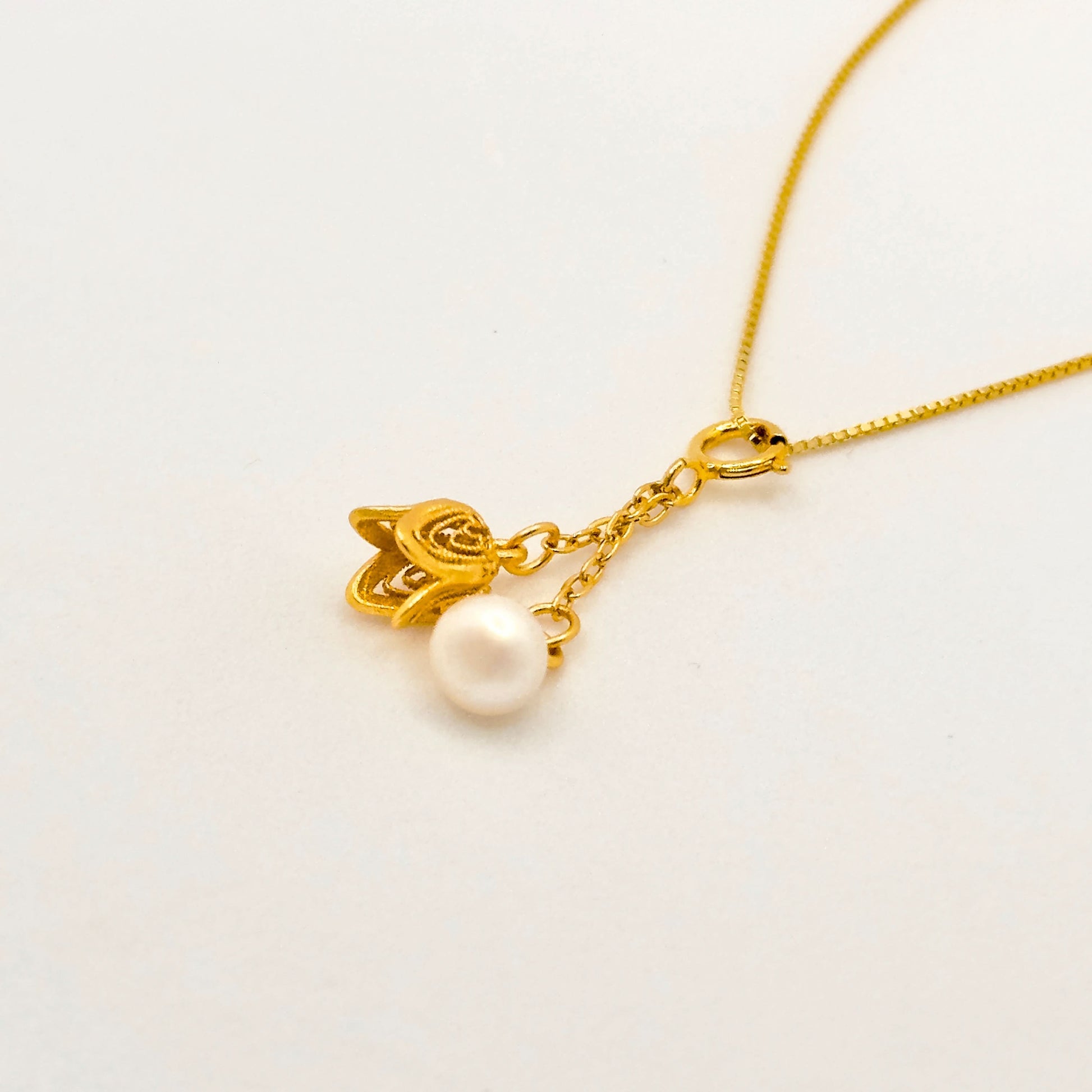 tulip pendant necklace