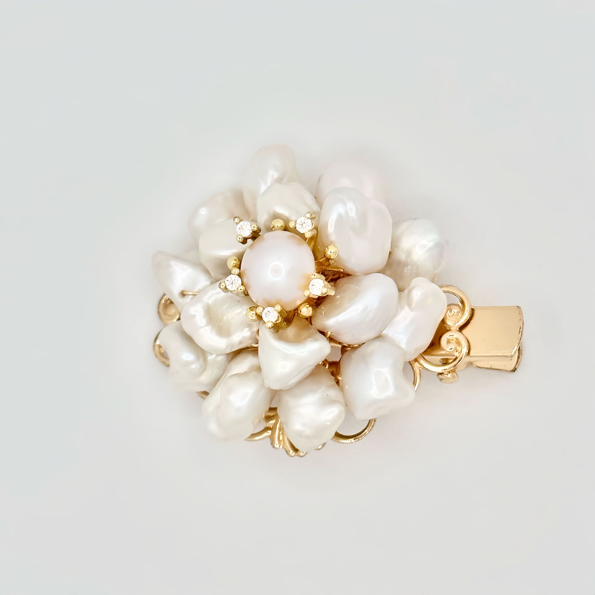Baroque Pearl Floral Hair Clip Golden Accents