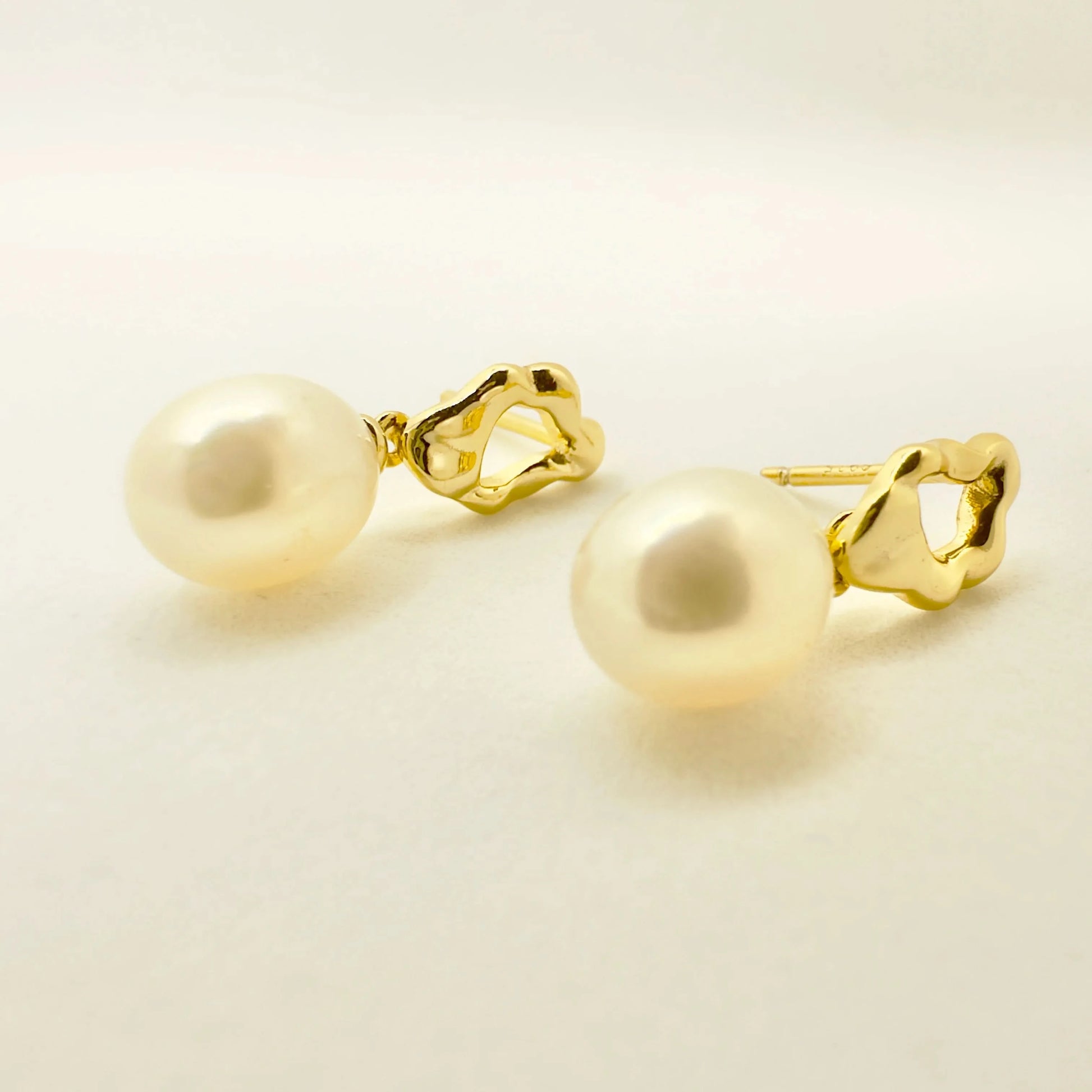 pearl pendant and earring set