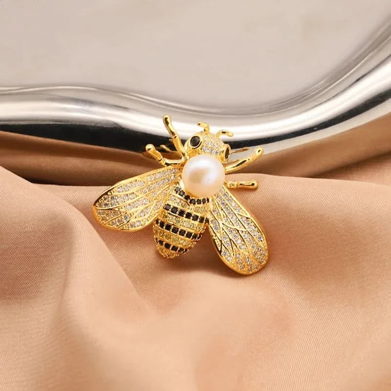 Natural Freshwater Pearl Bee Brooch