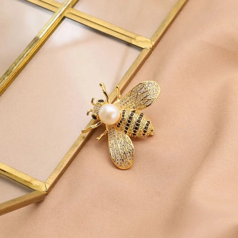Natural Freshwater Pearl Bee Brooch