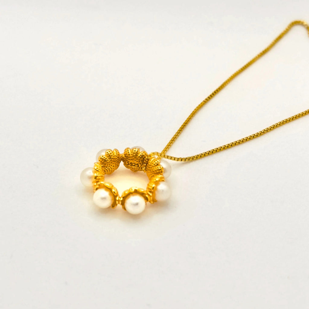 circle pendant necklace