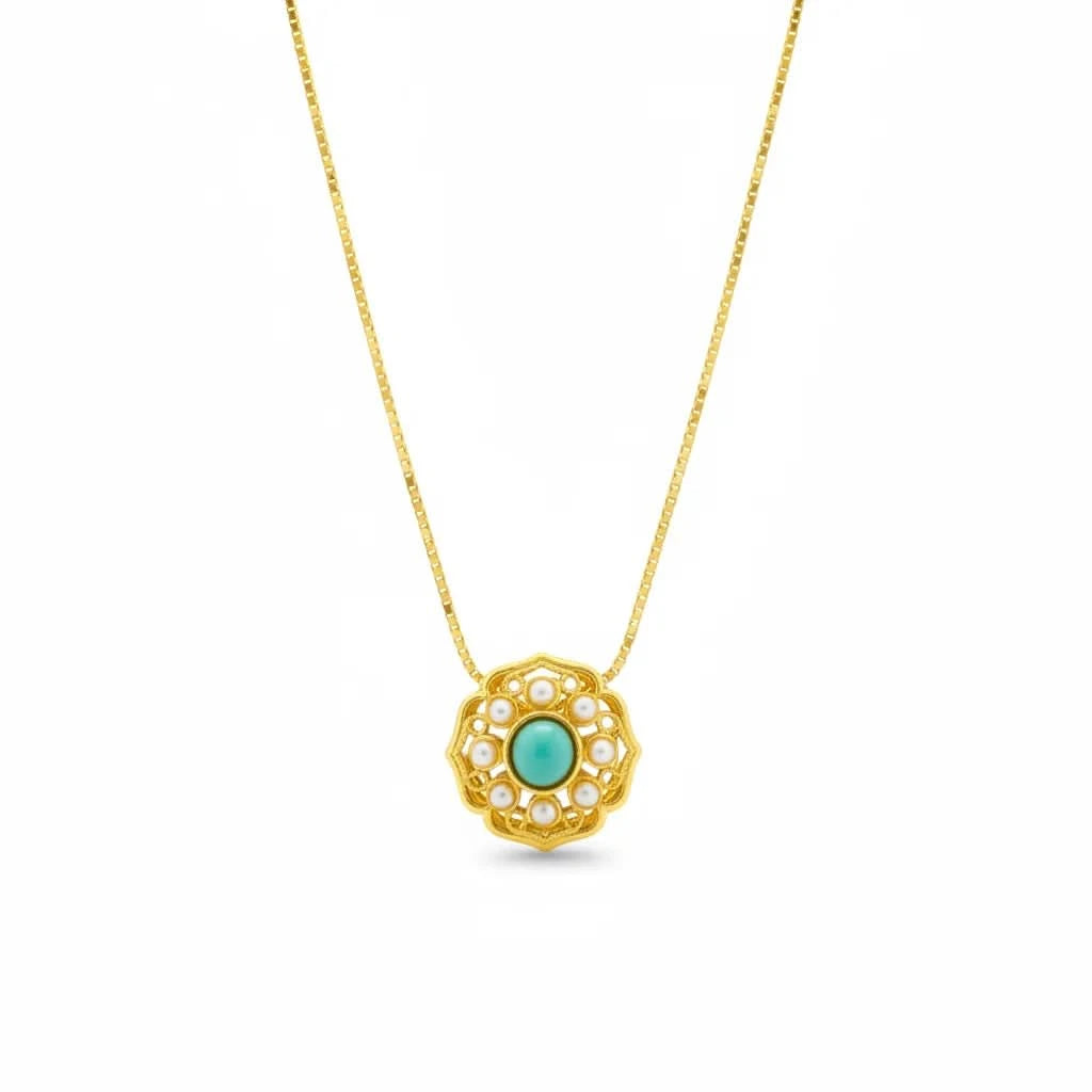 Pearl & Vintage Hollow Pendant Necklace