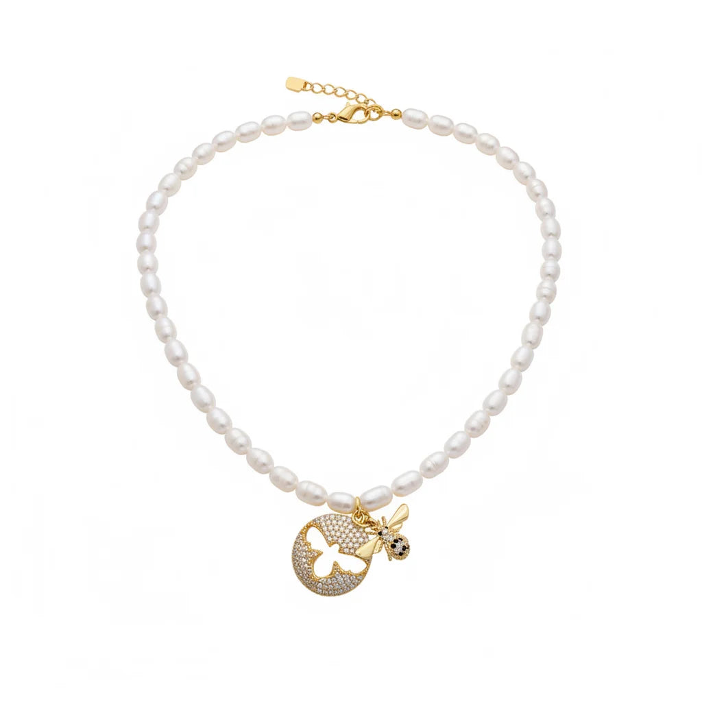 Seeds Pearl Choker Necklace with Bee Pendant