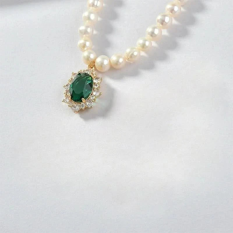 Seeds Pearl Choker Necklace with Crystal Pendant