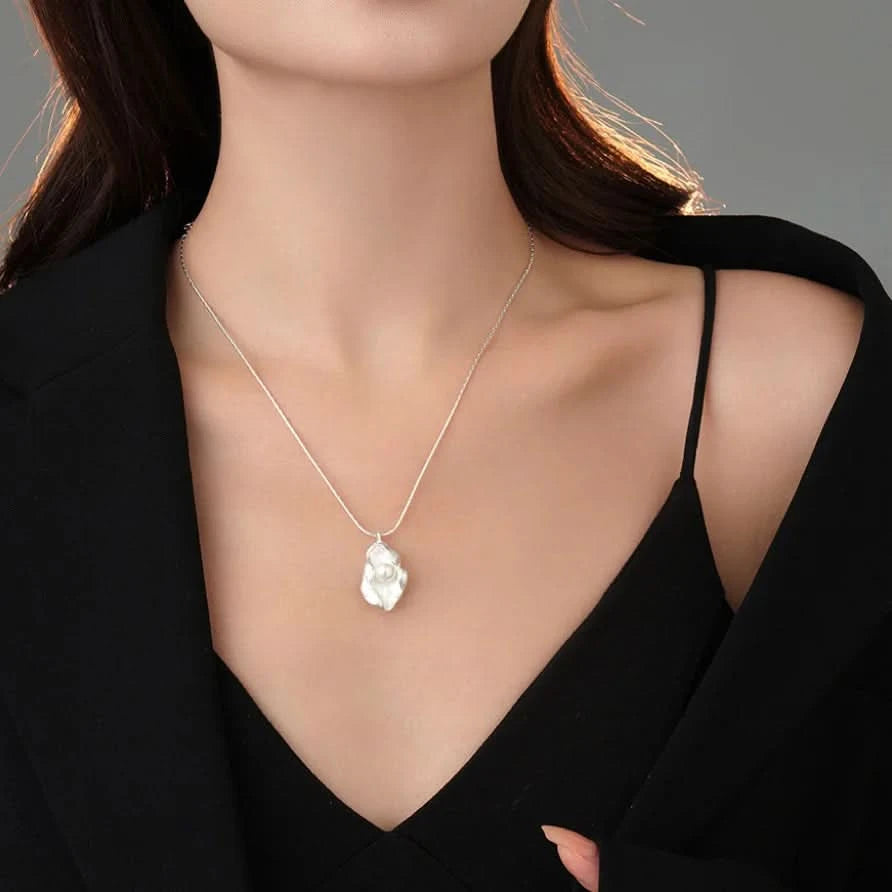pearl necklace pendant