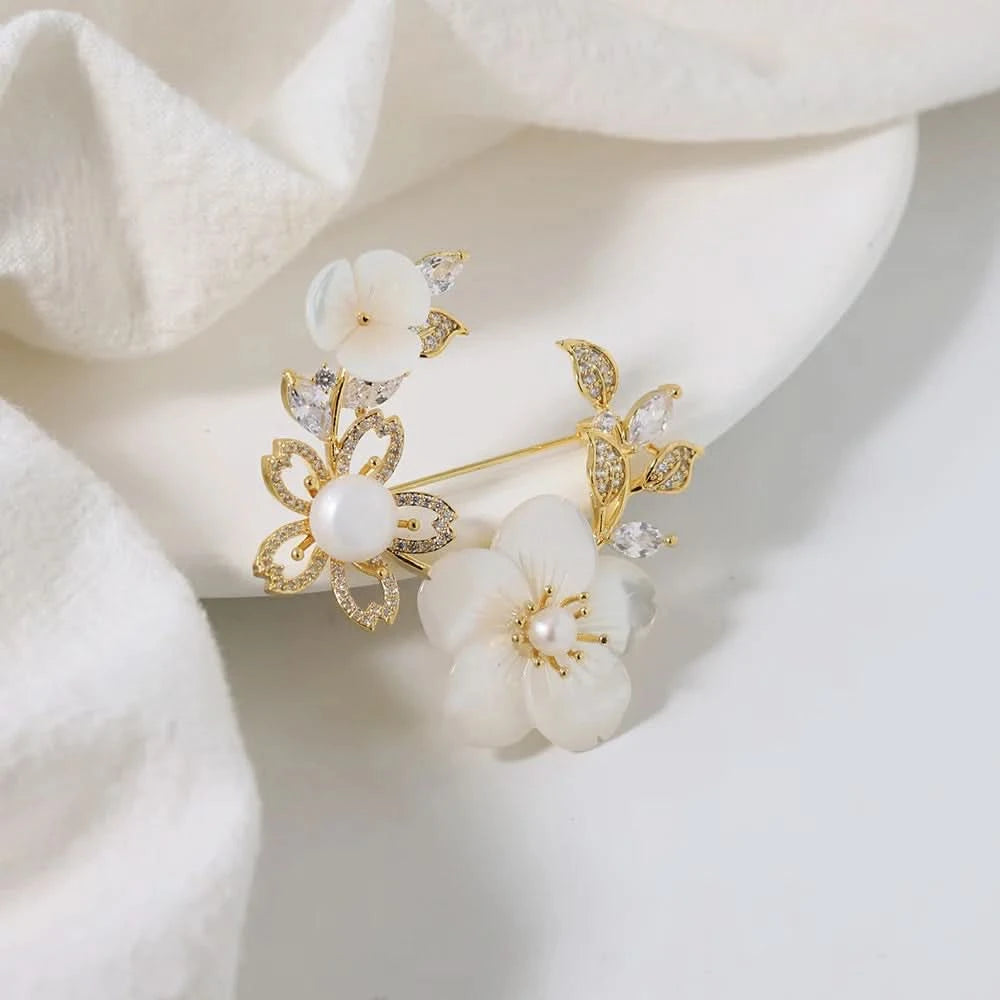 Vintage_Floral_Mother-of-Pearl_Brooch_1