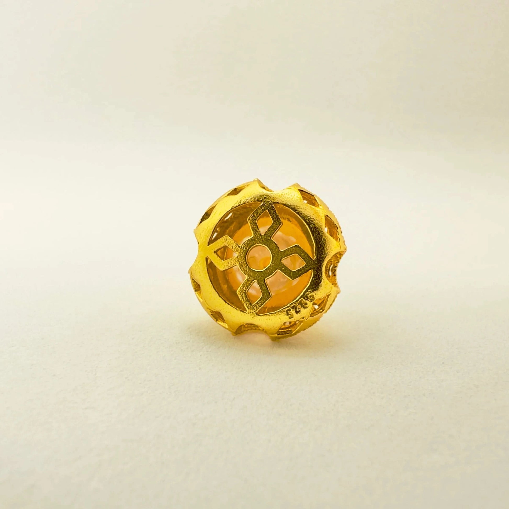 Vintage Engraved Pearl Pendant Necklace