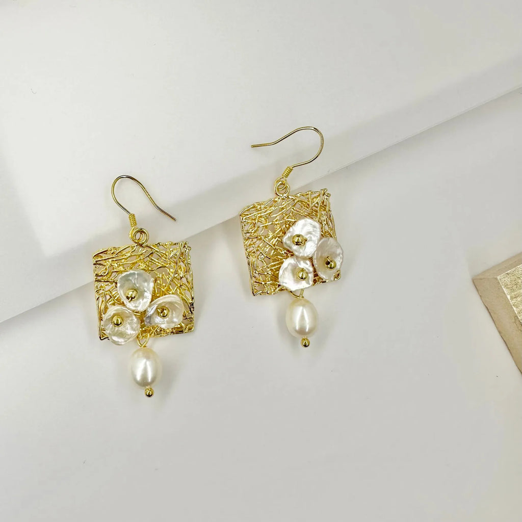 Baroque pearl set in gold mesh earrings - Angel Barocco