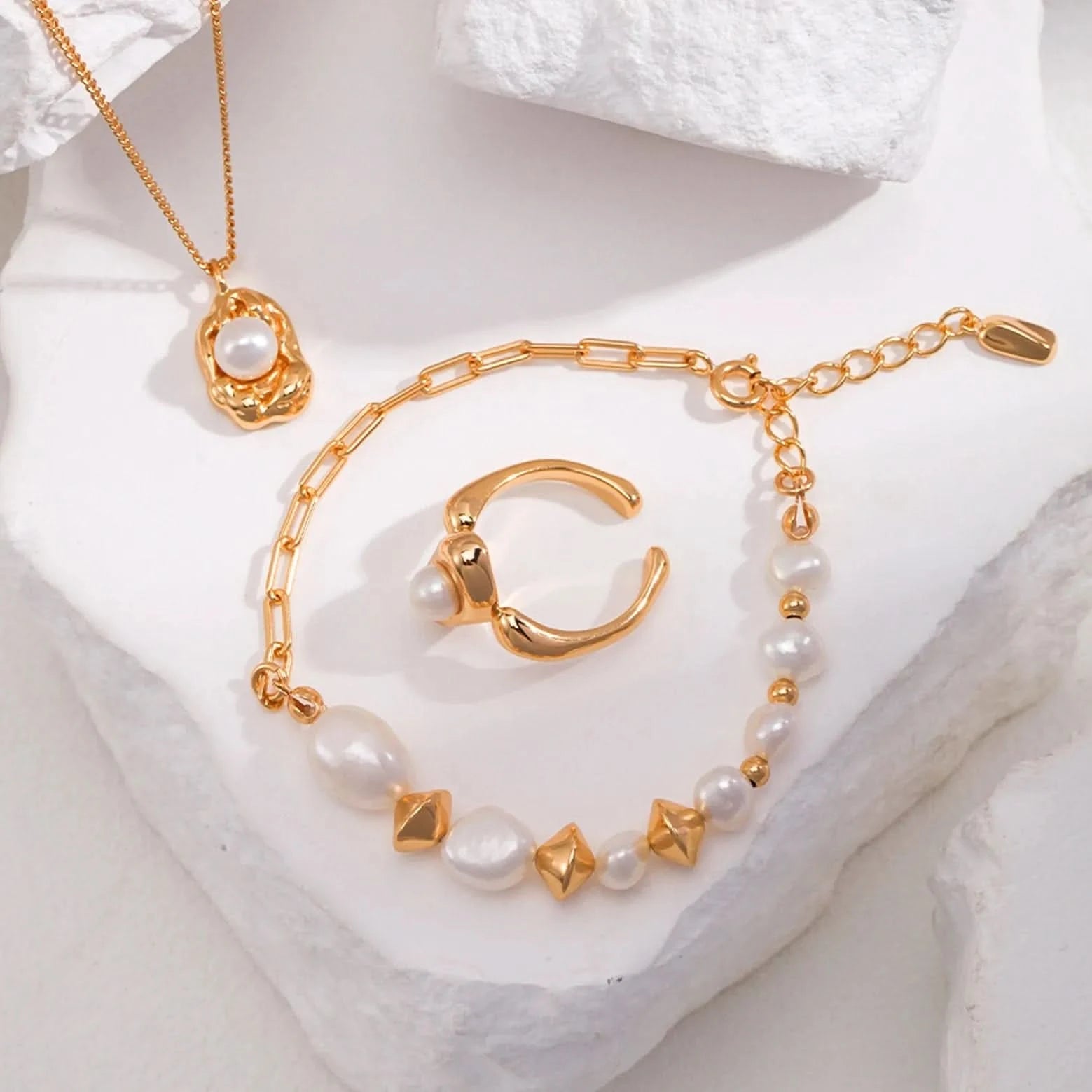 baroque pearls bracelet