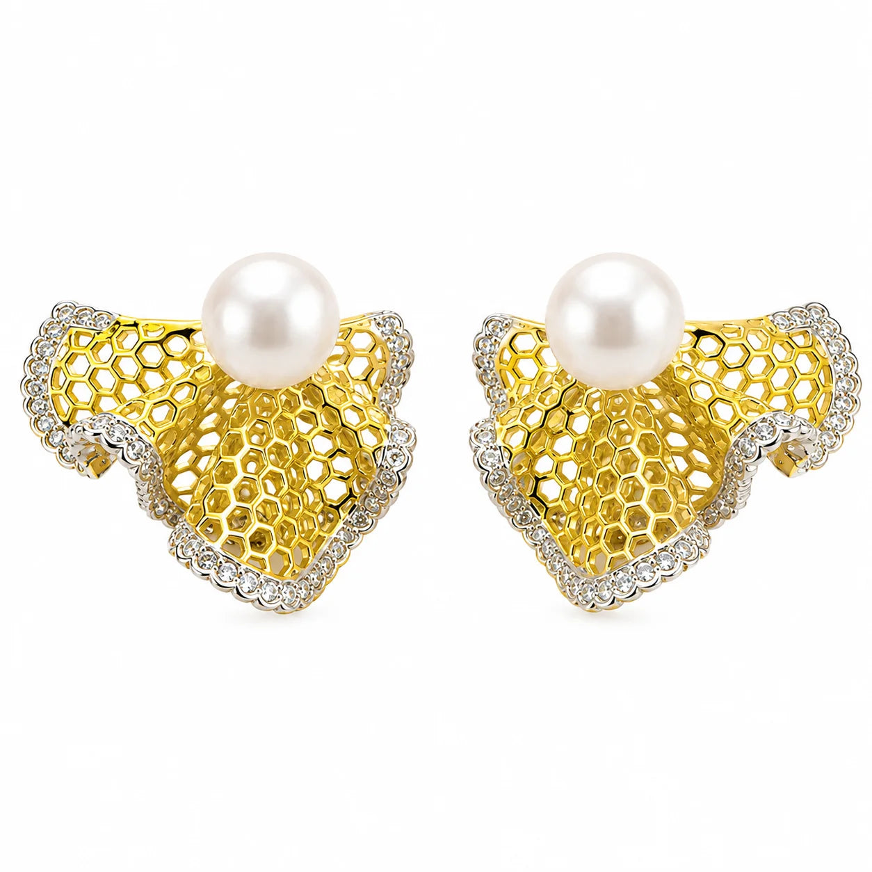 Gold-plated silver fan stud earrings with freshwater pearls and sparkling borders