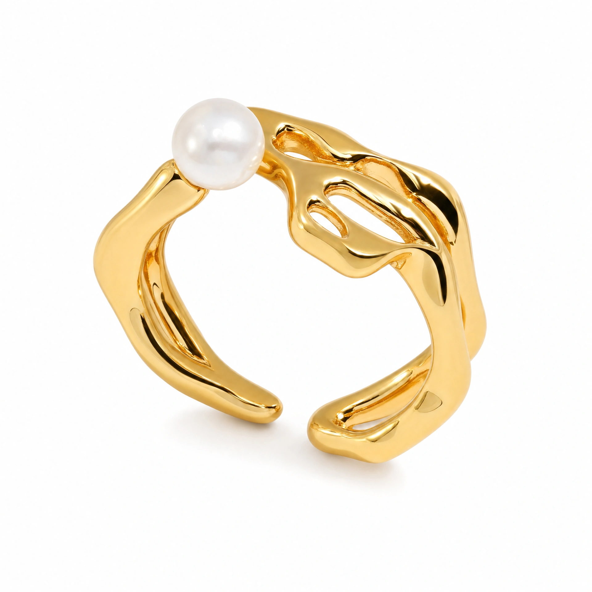 Pearl Ring features a lava desingn