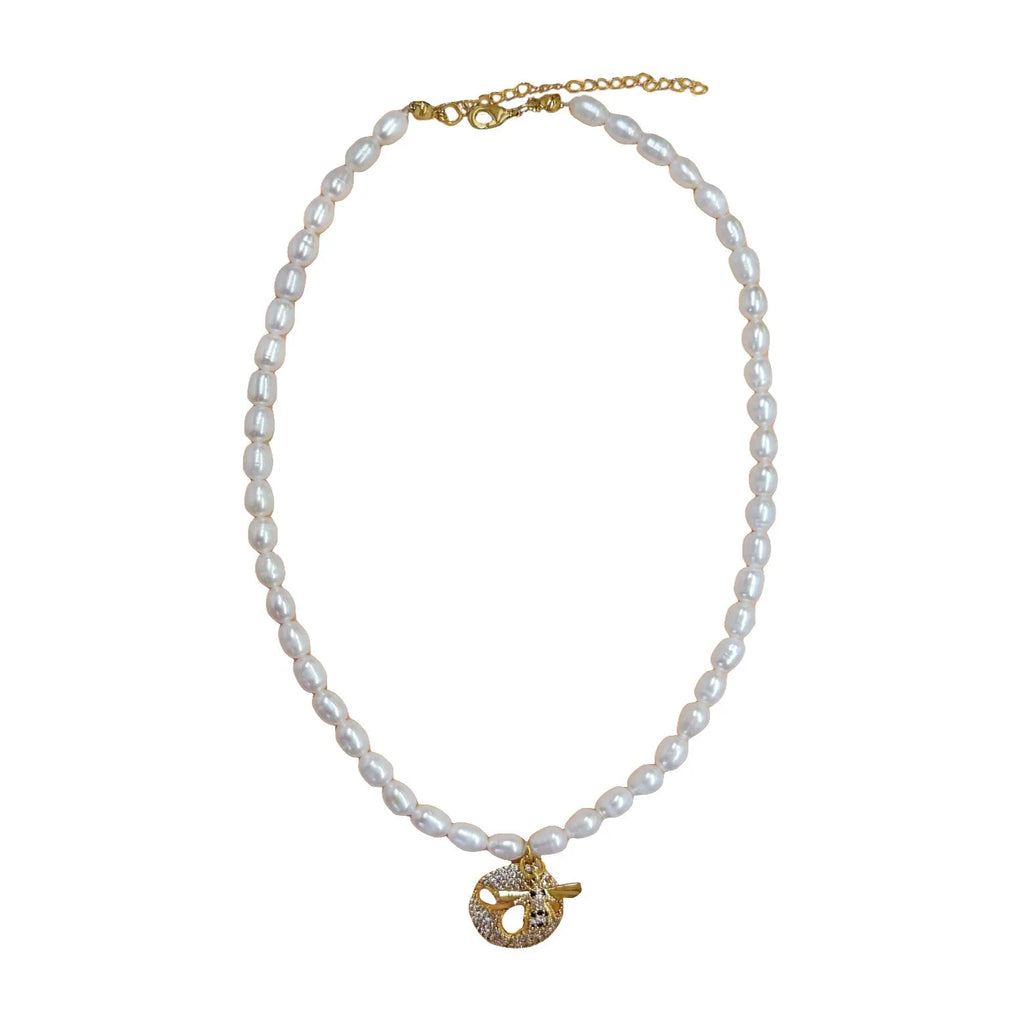 Graduated Pearl Necklace with Bee pendant - Angel Barocco