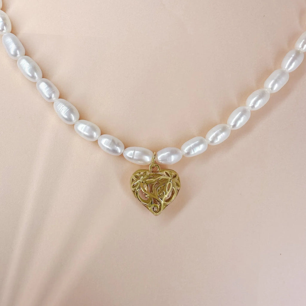 Graduated Pearl Necklace with Gold Heart pendant - Angel Barocco