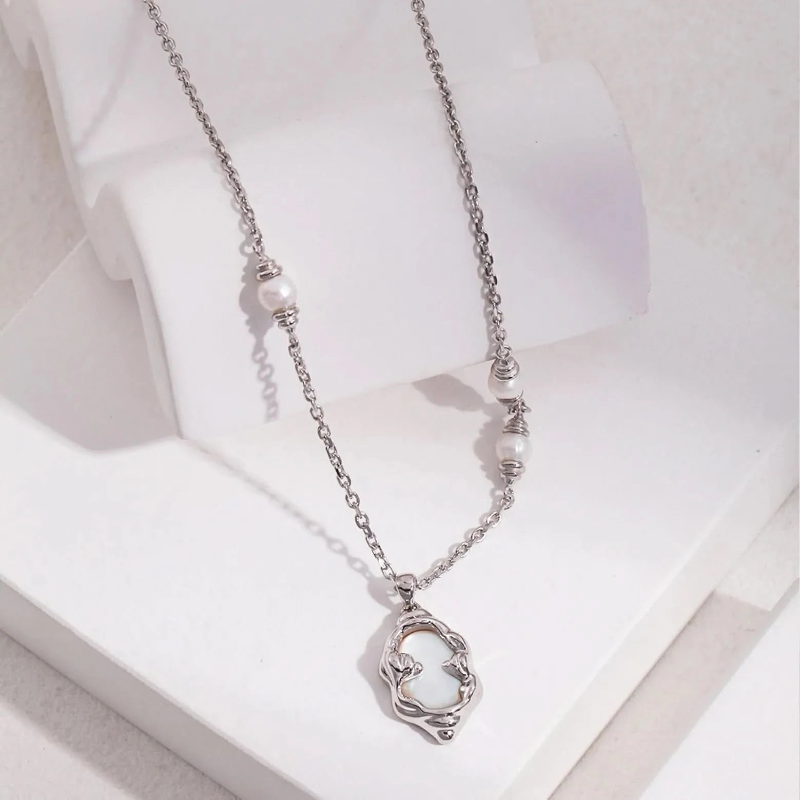 Mother shell pearl necklace - Angel Barocco