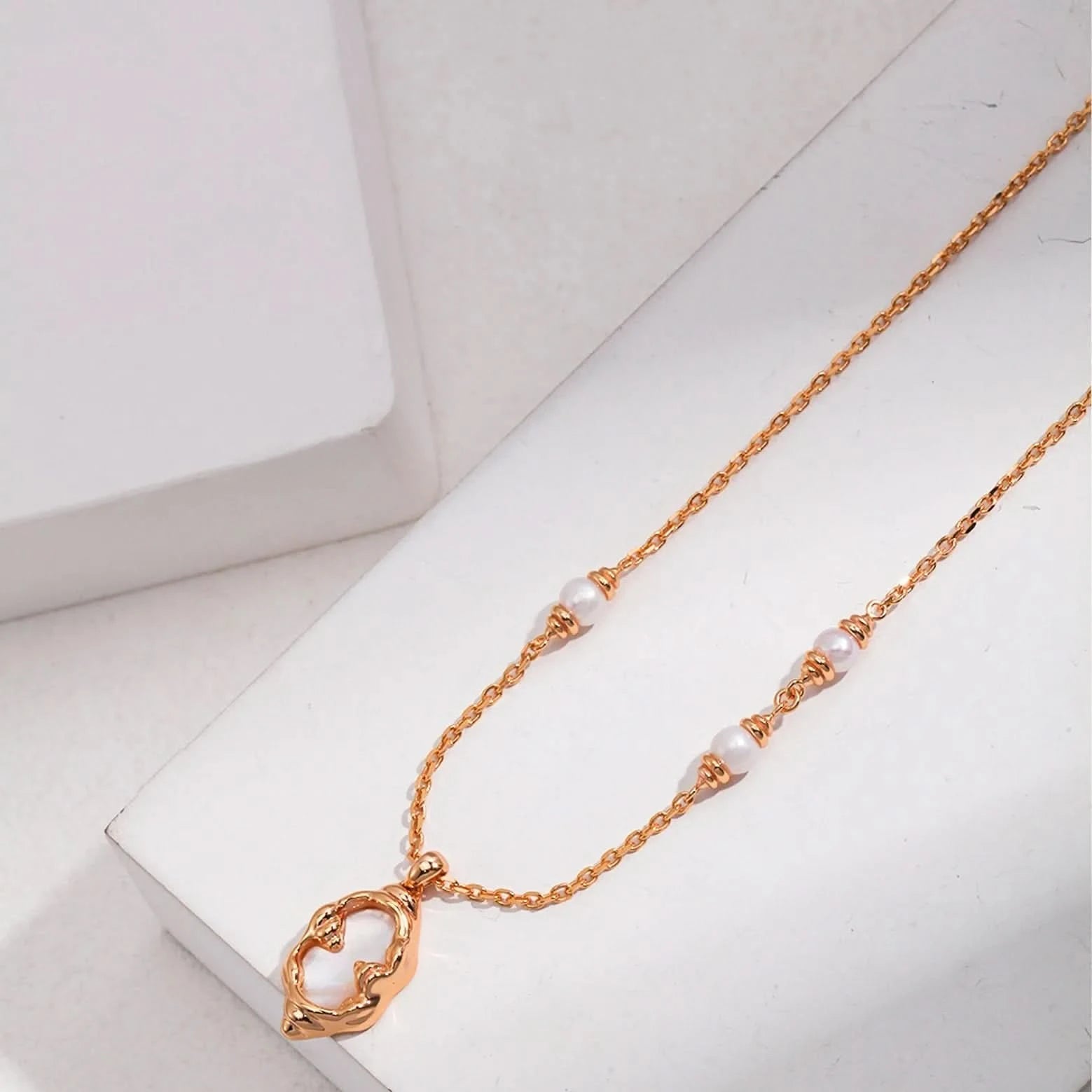 shell pearl bracelet