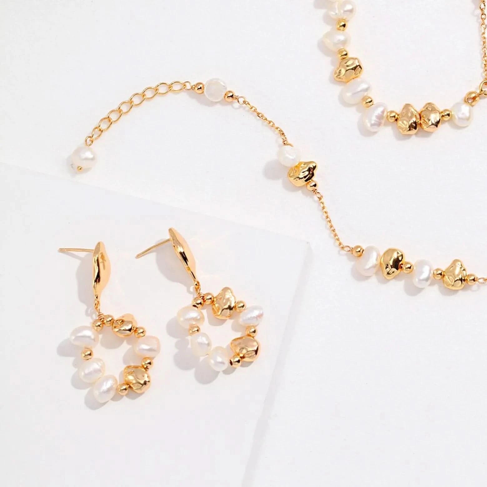 Natural pearl loop earrings - Angel Barocco