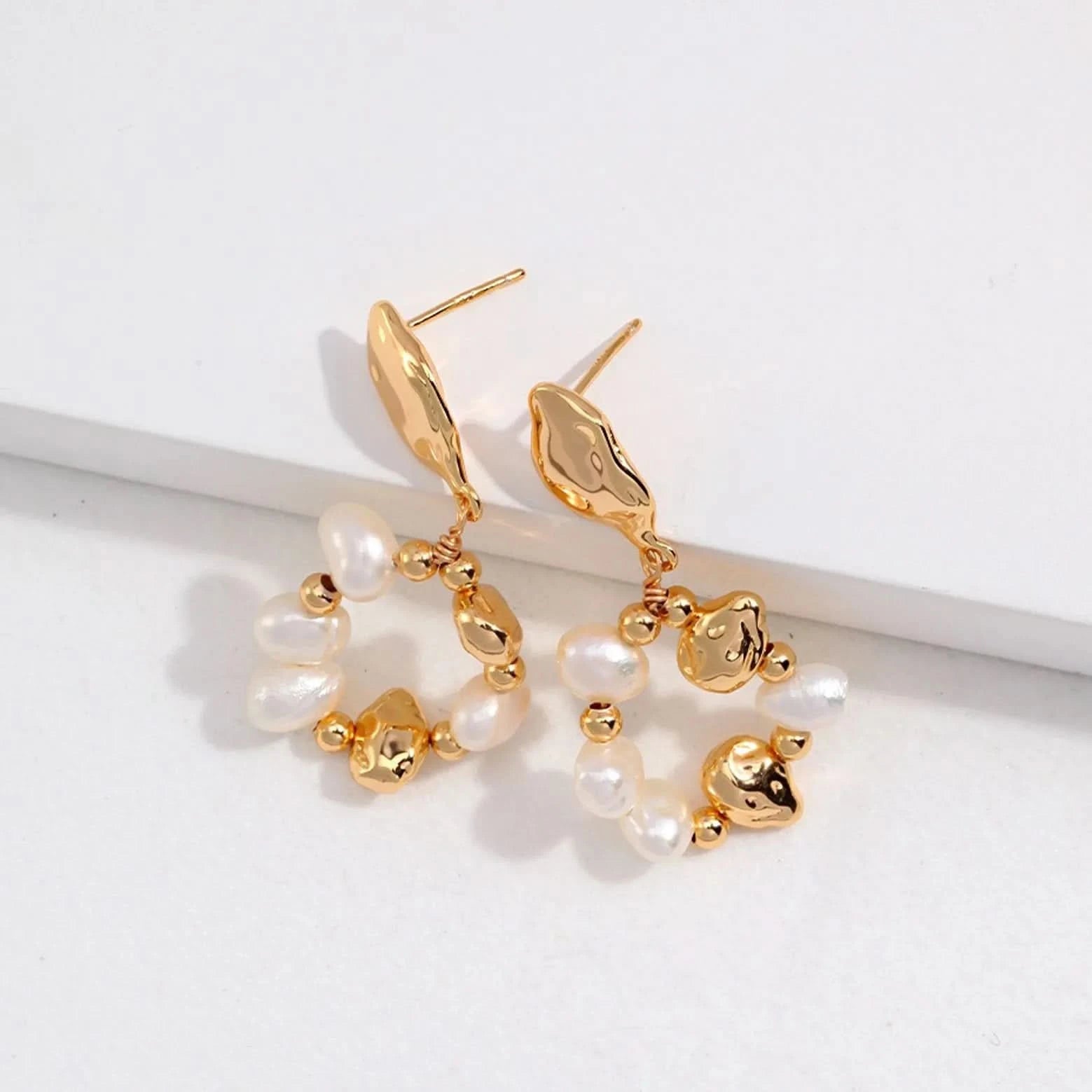 Natural pearl loop earrings - Angel Barocco