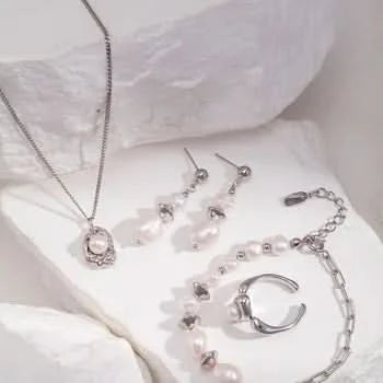 pearl ring
