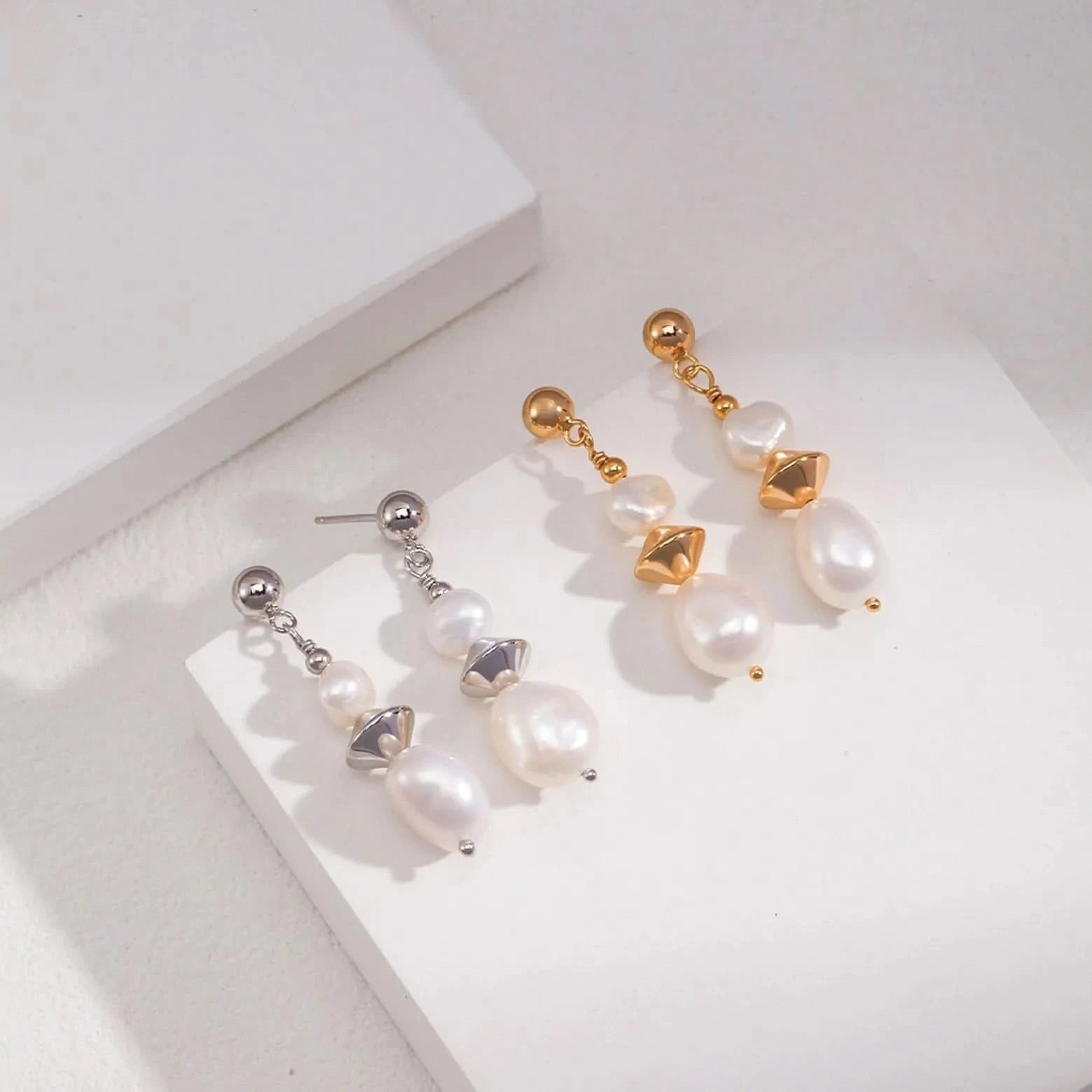 Timeless Baroque pearl drop earrings - Angel Barocco